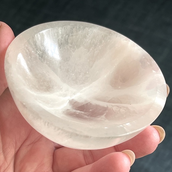 Genuine selenite carved bowl - Picture 3 of 10